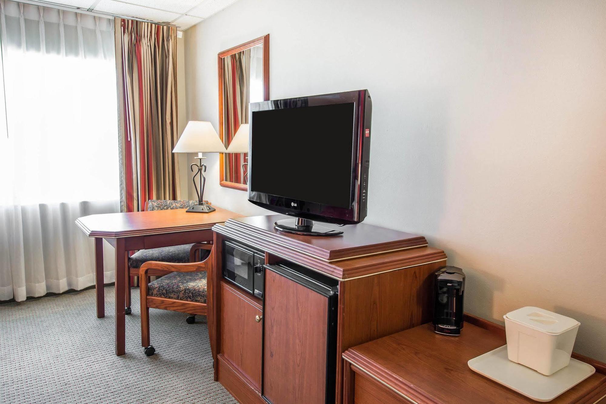Ramada By Wyndham Downtown Spokane Exterior foto